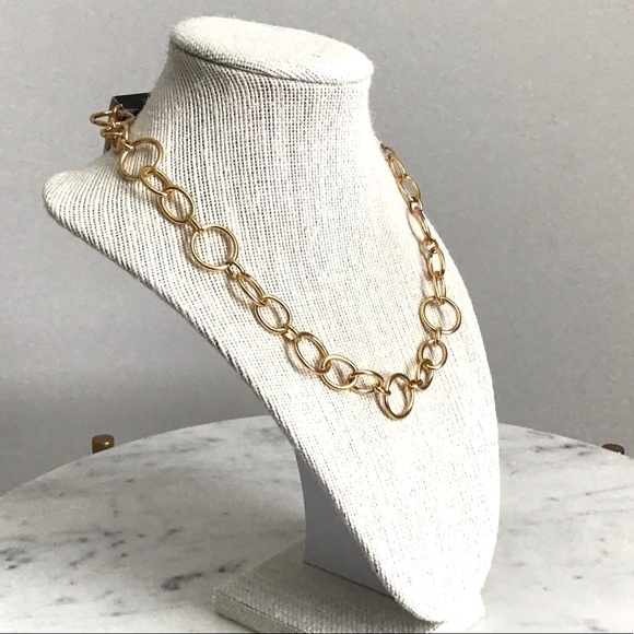 Gold-Tone Statement Circle Necklace New With Tag - Picture 6 of 8